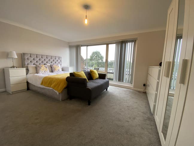 Professional House Near Station/Hospital Main Photo