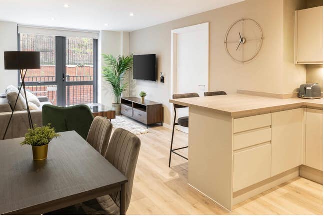 2 Bedroom Weekly Stays  Main Photo