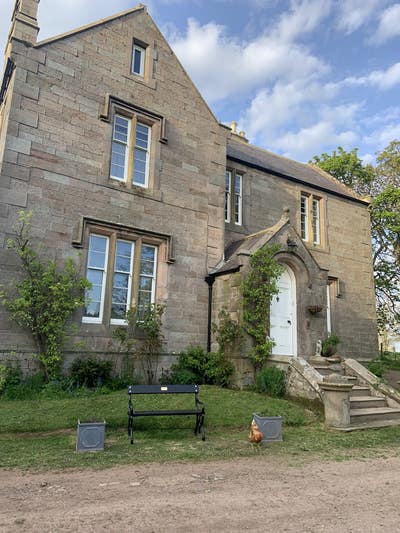 Secluded country house Main Photo