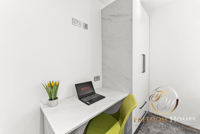 Large High Specification En-Suite in Paston PE4 Main Photo