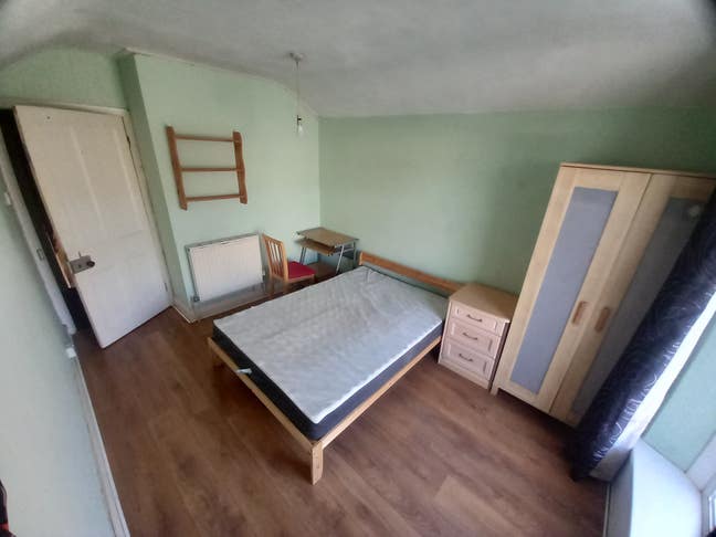 Double bedroom at back of house Main Photo