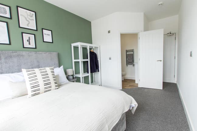 Studios , Teapoints and Ensuites! Variety for All! Main Photo