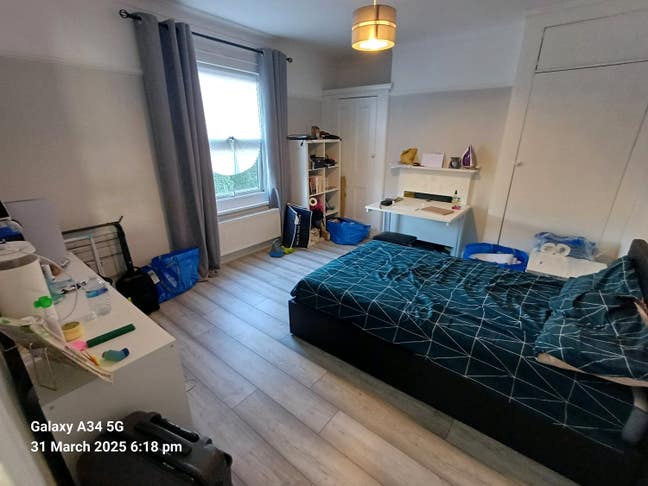 2  bright double bedrooms Main Photo