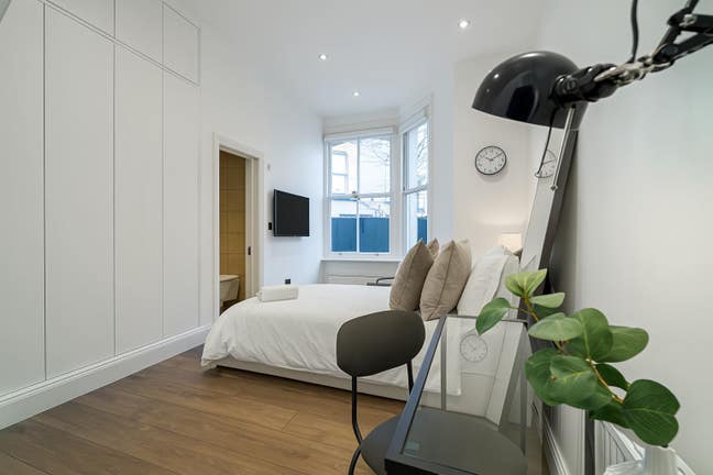 Luxury Parsons Green EnSuite Room £1650 Inc Bills Main Photo