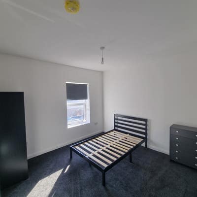 Rooms Available from £575 Inc bills  Main Photo