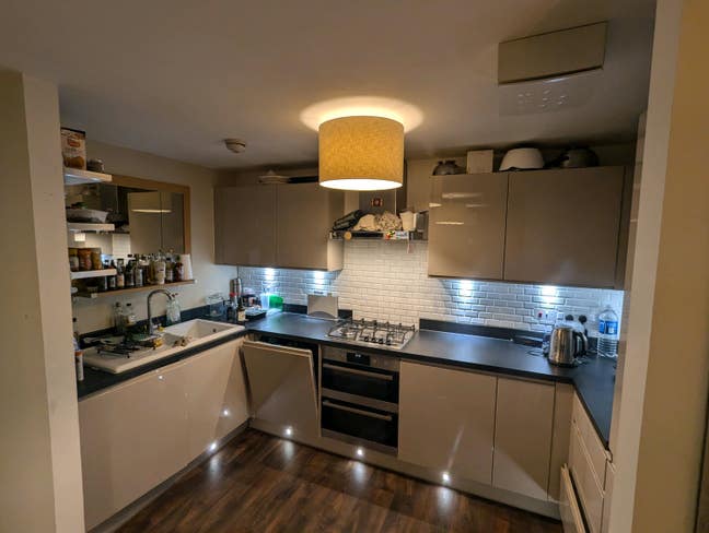 Spacious Double Room in Modern Development Main Photo