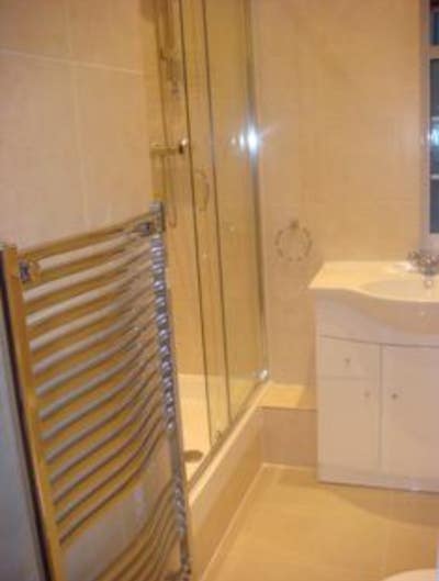 Luxury Room Under 30-Sec Walk Hendon Tube Station Main Photo