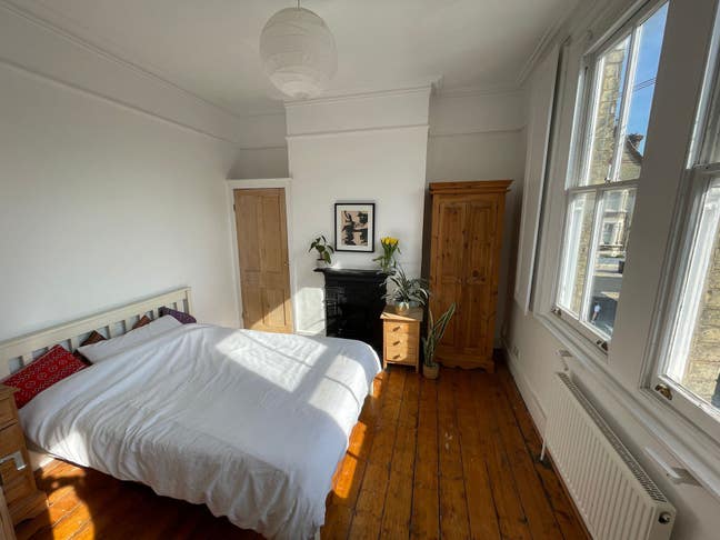Lovely Room in Brixton  Main Photo