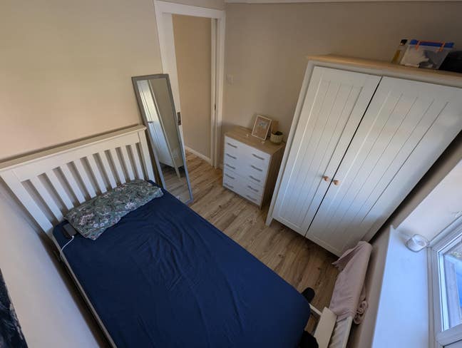 Single room for rent close to Reading university Main Photo