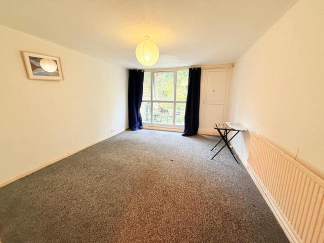 Stunning Double Room  Prime Denham LC Main Photo