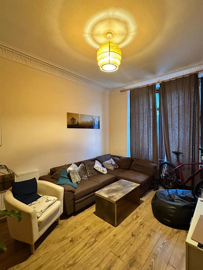 Stylish 2 Bed Flat to Rent - Leith Main Photo