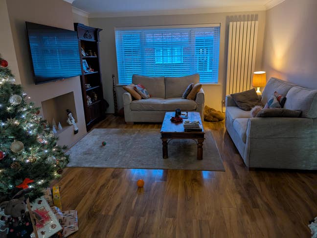 4 bed detached in walking distance to amenities Main Photo