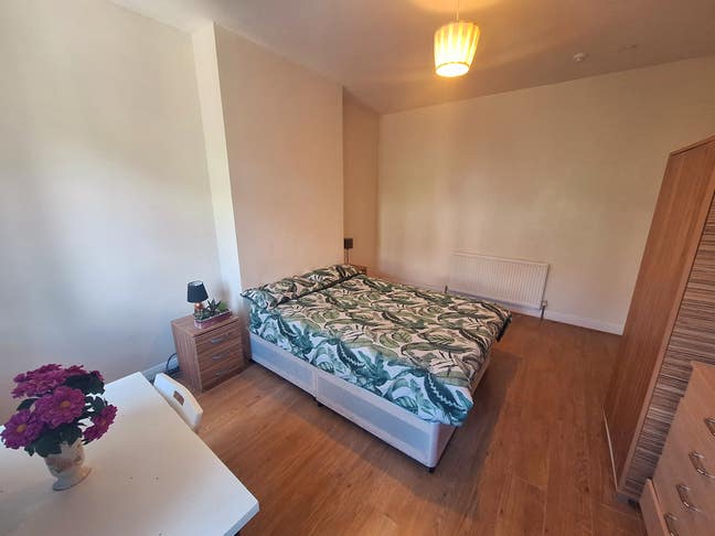 Large single room in Wembley Main Photo