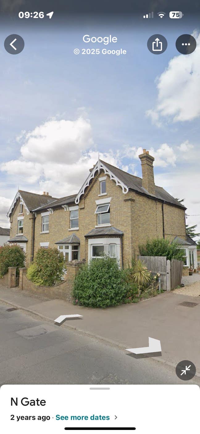 En-suite bedroom in our large country home Main Photo