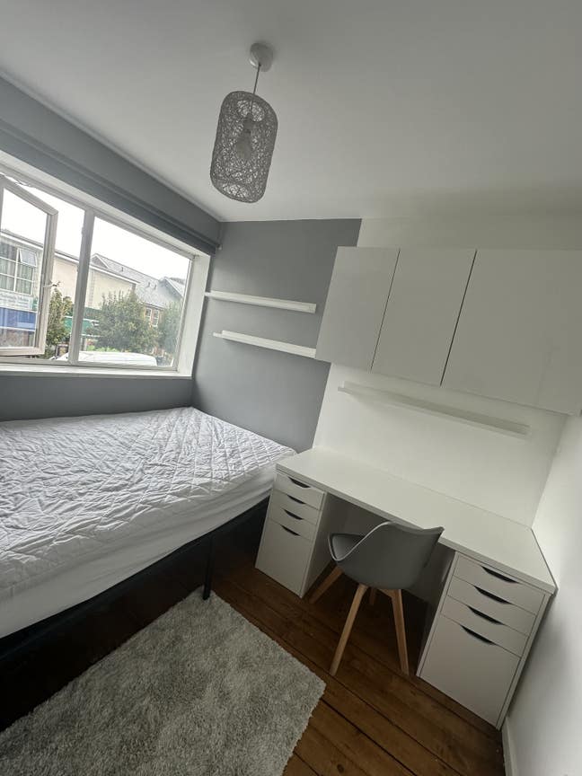 Fresh, Modern Room in SW15 – Recently Refurbished Main Photo