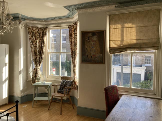 Huge furnished room moments from tube station Main Photo