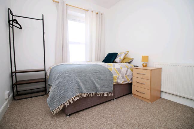 1 Ideally located room near Morriston Hospital Main Photo