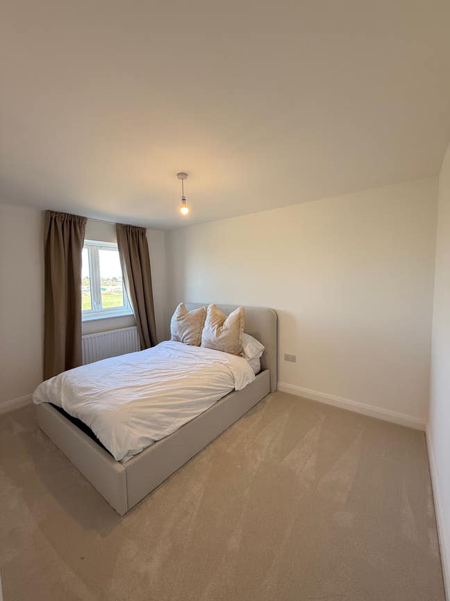 Double Room available in Brentry Main Photo