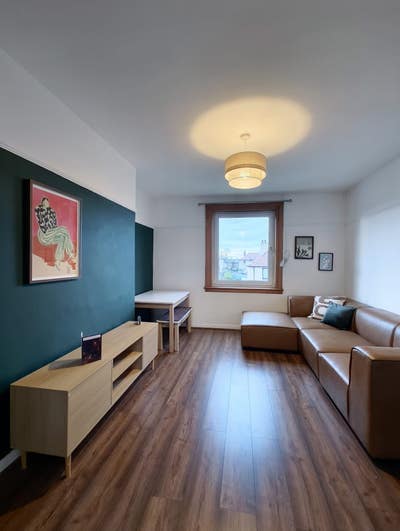 Searching for a flat buddy - double room Main Photo