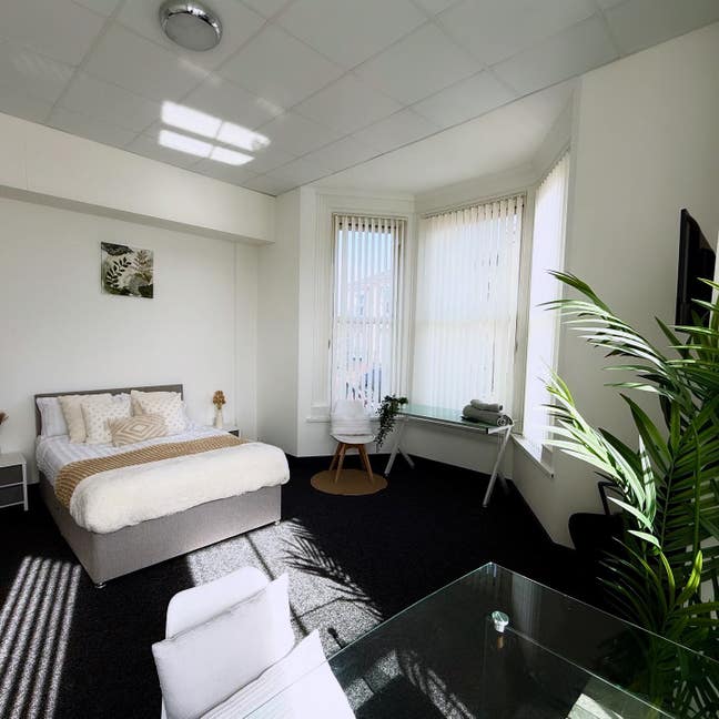 HU3 En-Suite Rooms Available Short Term! Main Photo