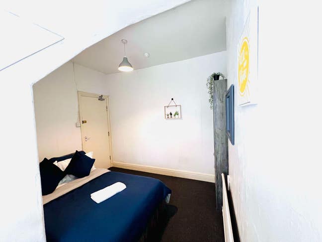 Great Location - Double Rooms - Spacious House  Main Photo
