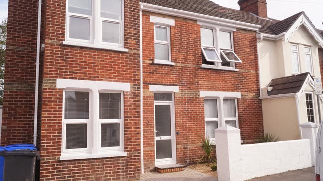 BILLS Included. Luxurious Double room. Main Photo