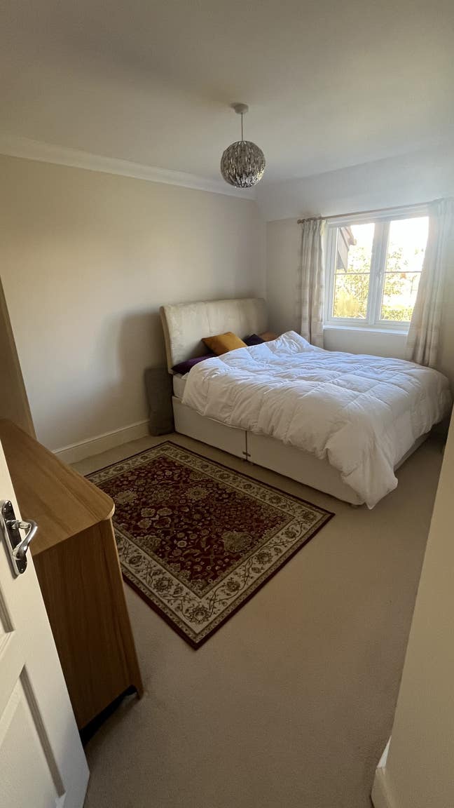 Coastal location  - double bedroom  Main Photo