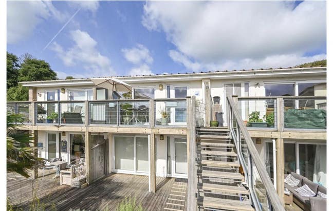 Smart Coastal Apartment-Most Bills included Main Photo