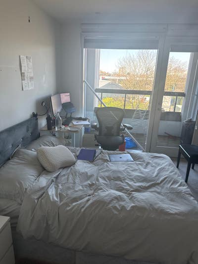 Christmas in London - Double Bed Sublet Main Photo