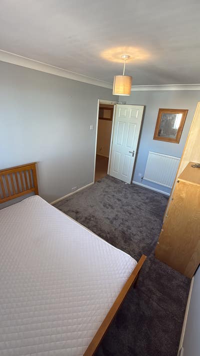 ROOM 2 - Prince of wales avenue- Bills Included  Main Photo