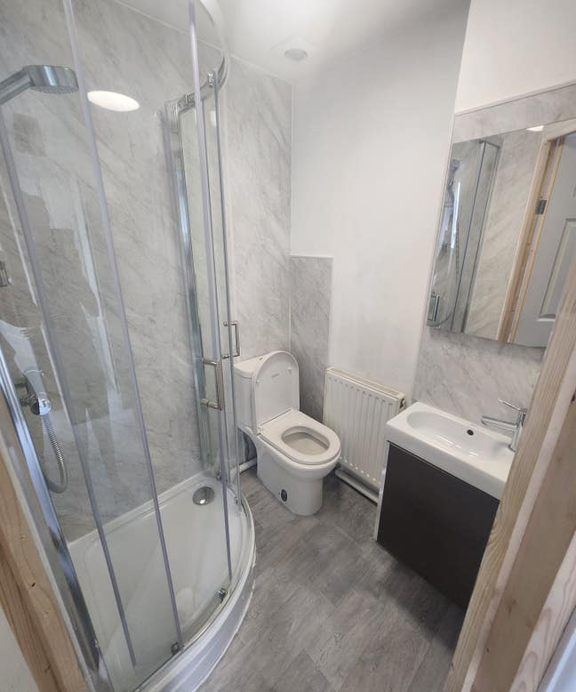 5 Bedroom student property (25C/D) Main Photo