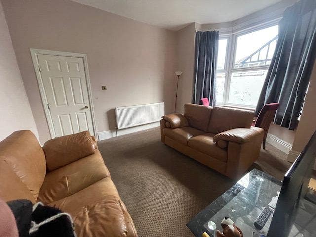 All Inclusive Room in House Share in Netheredge S7 Main Photo