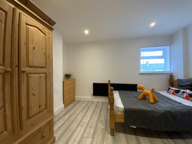 1 Room Available Now - Price Reduction Main Photo