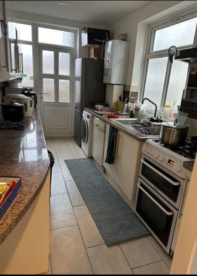 Big En-Suite Room near Colindale Main Photo