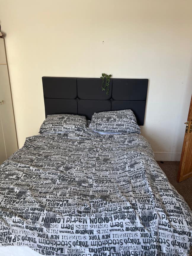 Room available in 3 bedroom property  Main Photo