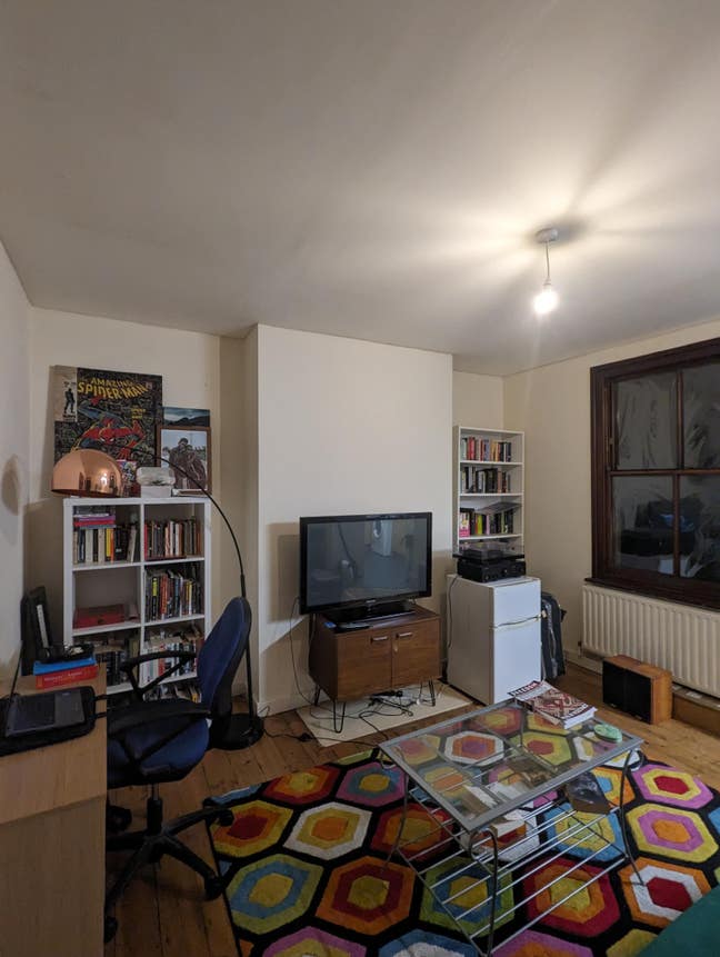 Bookish Apartment in Zone 2 Main Photo