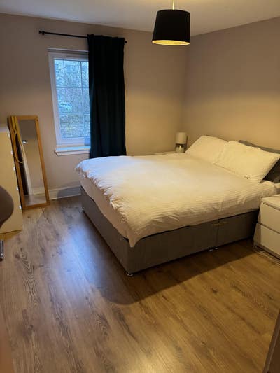 Lovely Leith  Weekday Room and Private Bathroom Main Photo