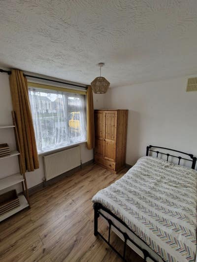 Single cosy room in shared house Main Photo