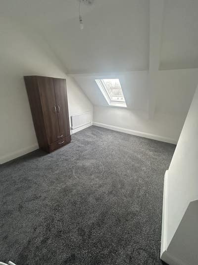 Four Rooms Available - Property Full Refurbished Main Photo