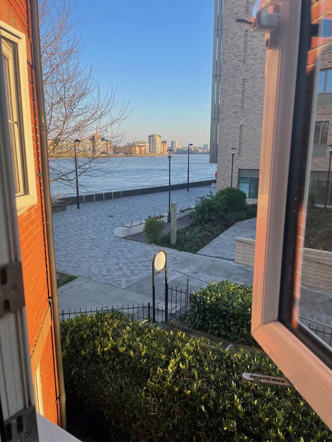 Riverview newly renovated Double bedroom..Bills in Main Photo