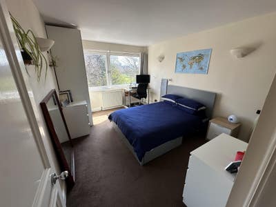 Double en suite bedroom in Ravenscourt Park!  Main Photo