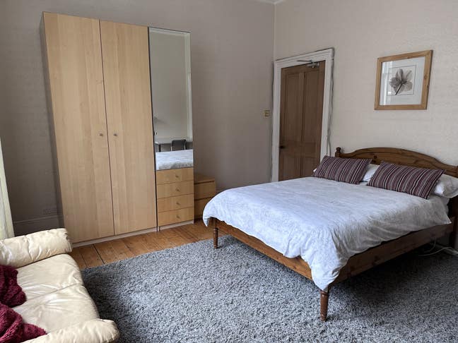 Large double room (for couple or single) Main Photo