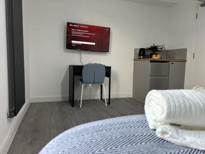 Stunning Brand New 6-Bedroom All-Ensuite  Main Photo