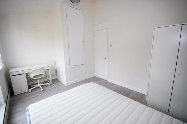 Modern 2 Bedroom Flat in Euston with Part Bills! Main Photo
