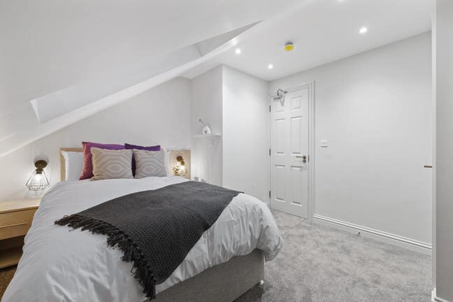 Newly Built Rooms in Rochester-12Ca Main Photo