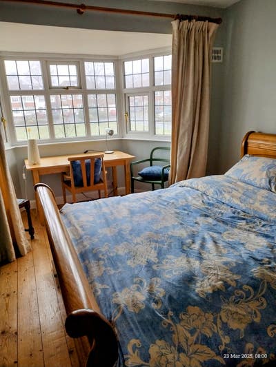 Luxury large double bedroom with study Main Photo