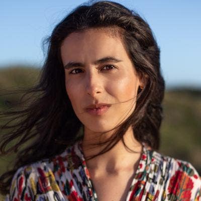 Professional seeks a single/double room or flat Main Photo