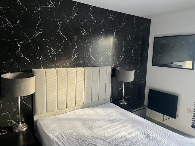 3 bed  flat in ware : river view & near station  Main Photo