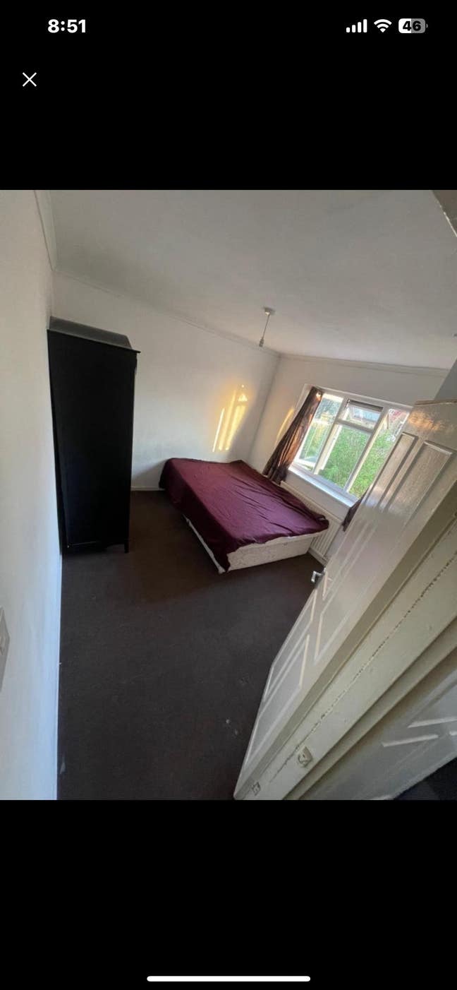 Rent a room Main Photo