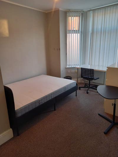  Room with Bathroom Available In Normanton!  Main Photo